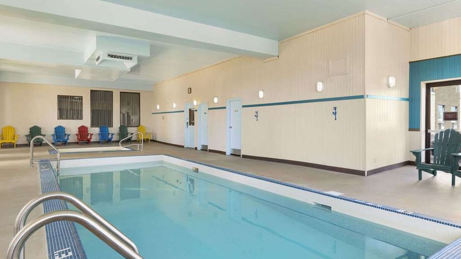 Travelodge Edmonton West Pool