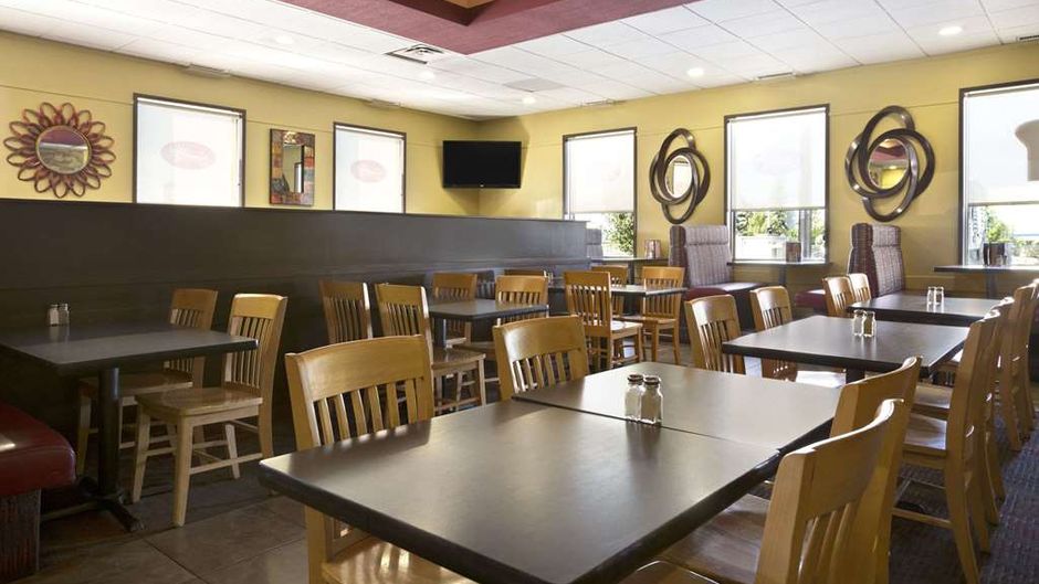 Travelodge Edmonton West Restaurant