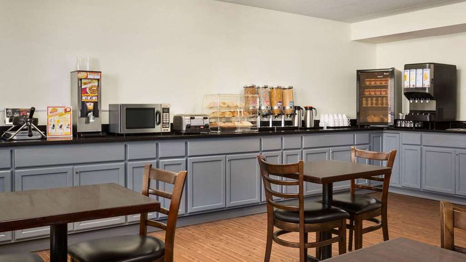 Travelodge Edmonton West Restaurant