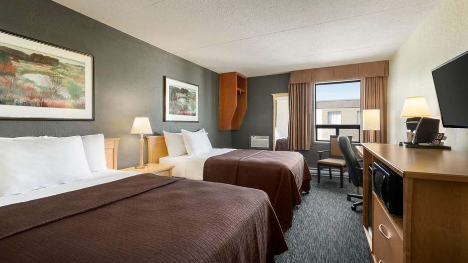 Travelodge Edmonton West Room