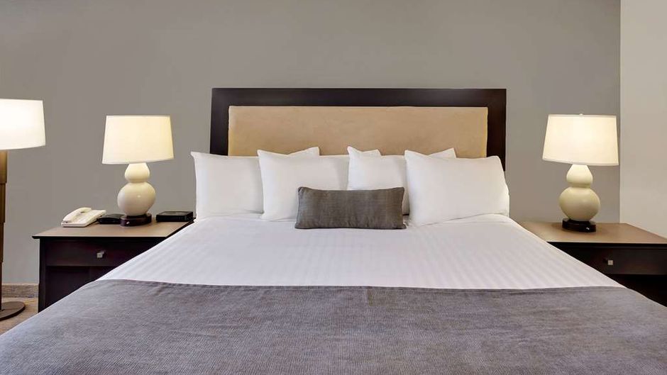 Ramada Kamloops Room