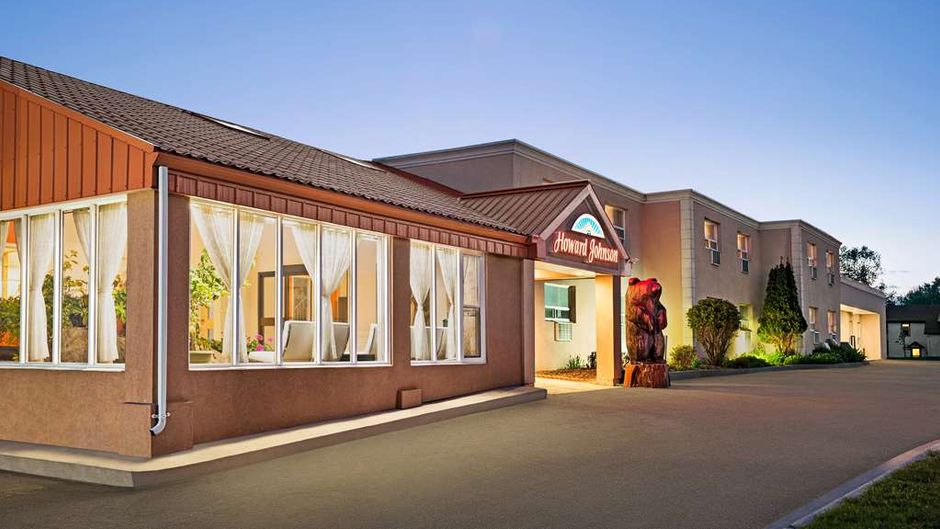 Howard Johnson Inn Gravenhurst Exterior