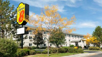 Super 8 Redmond