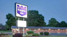 Knights Inn Paris