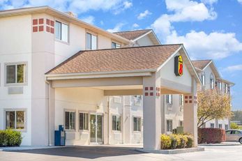 Super 8 West Middlesex/Sharon Area