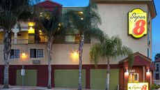 Super 8 Los Angeles Downtown
