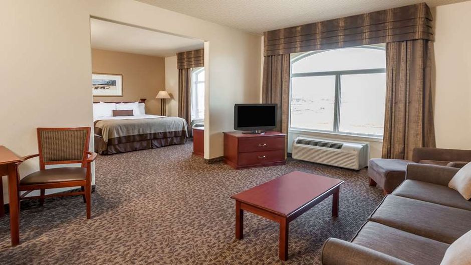 Wingate by Wyndham Edmonton West Suite