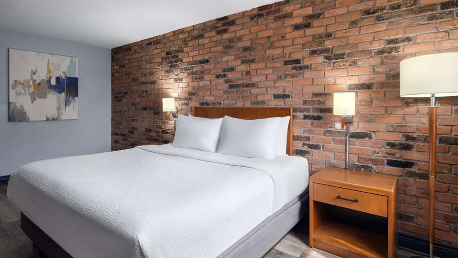 Travelodge Barrie on Bayfield Room