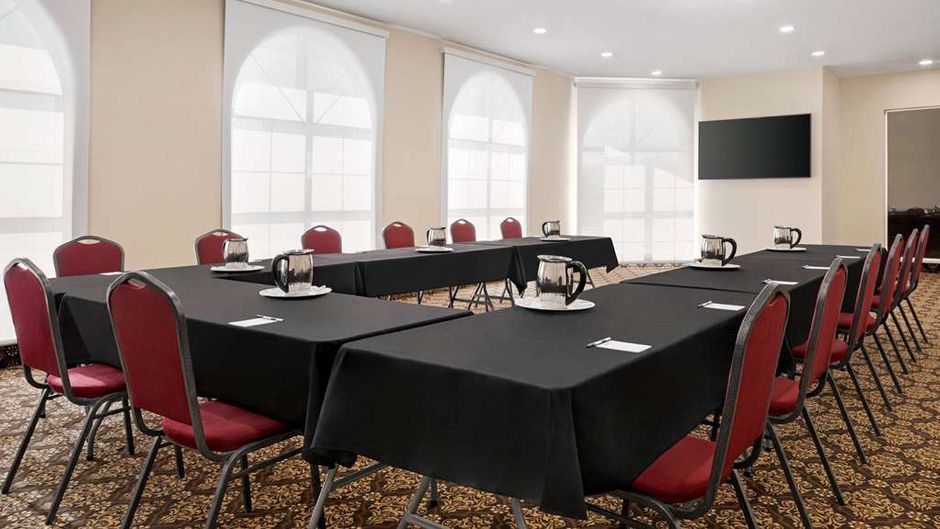 Travelodge Timmins Meeting