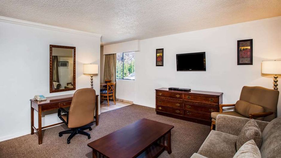 Howard Johnson Hotel Victoria Room