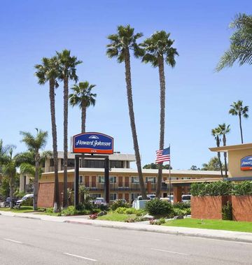 Howard Johnson by Wyndham Sea World