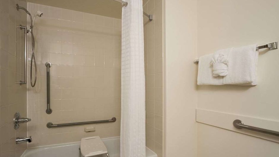 Super 8 Dawson Creek Room