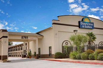Days Inn & Suites Opelousas
