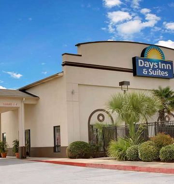 Days Inn & Suites Opelousas