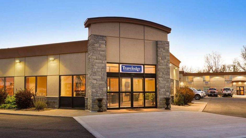 Travelodge Simcoe Exterior