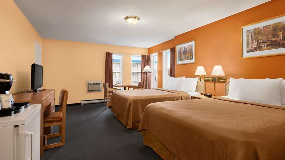 Travelodge Quesnel BC Room