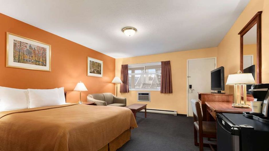 Travelodge Quesnel BC Room