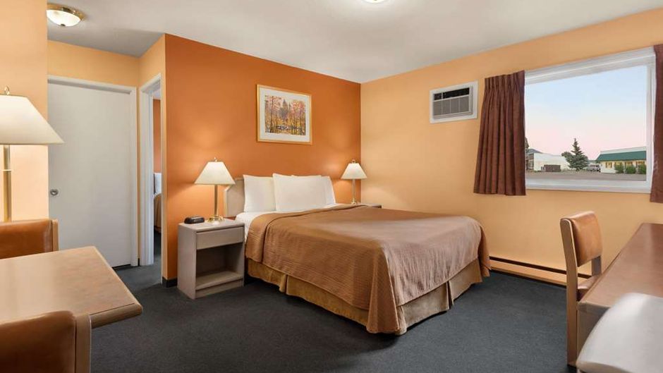 Travelodge Quesnel BC Suite