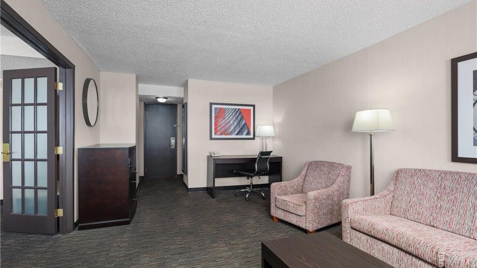 Ramada Plaza Regina Suite
