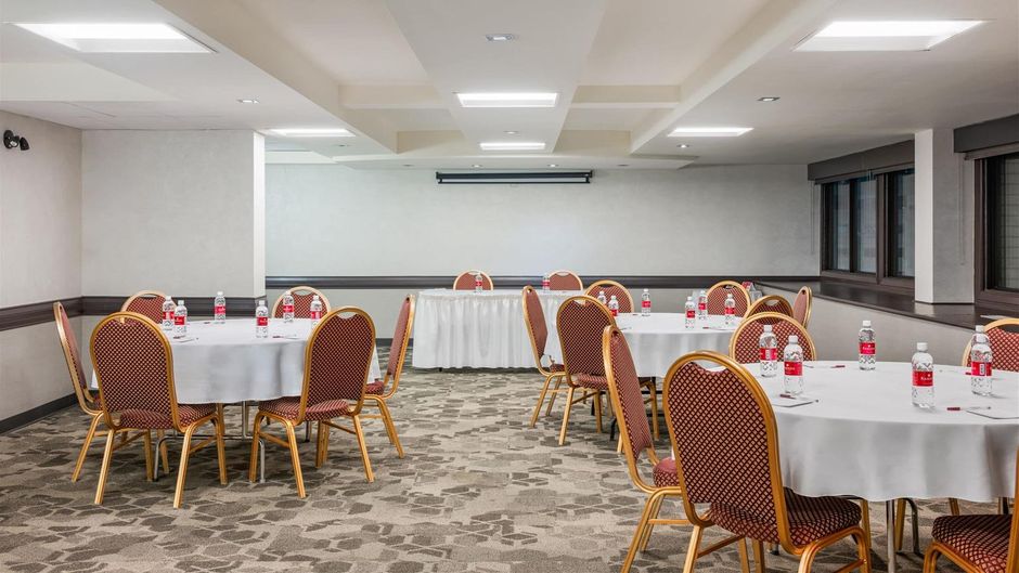 Ramada Plaza Regina Meeting