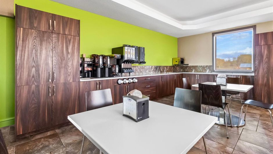 Super 8 Prince Albert Restaurant