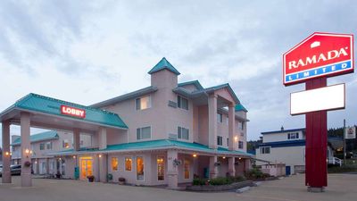 Ramada by Wyndham 100 Mile House