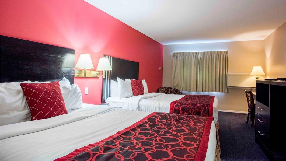 Ramada by Wyndham 100 Mile House Room