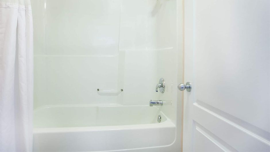 Ramada by Wyndham 100 Mile House Room