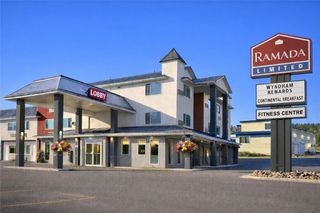 Ramada by Wyndham 100 Mile House