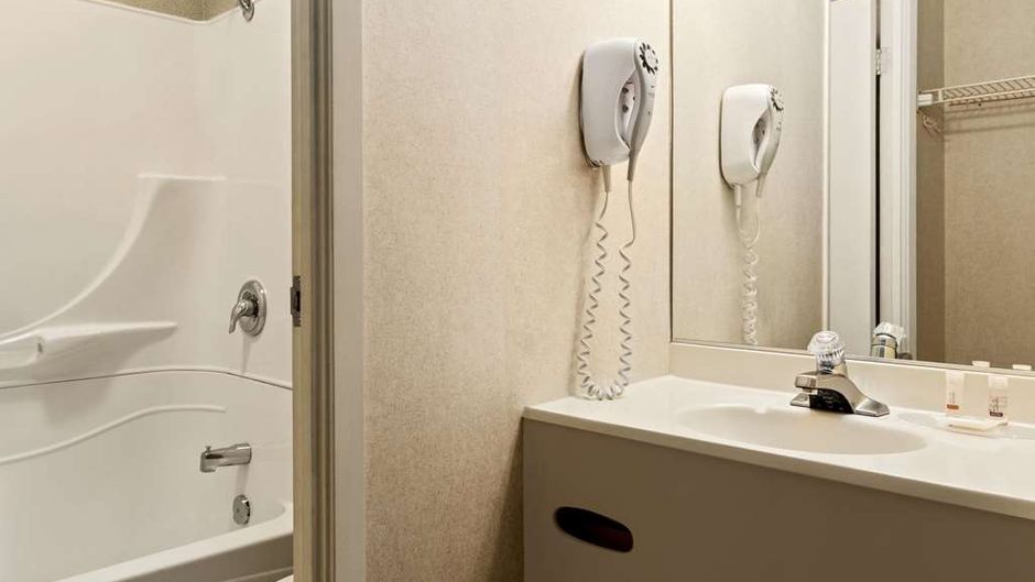 Days Inn Trois-Rivieres Room