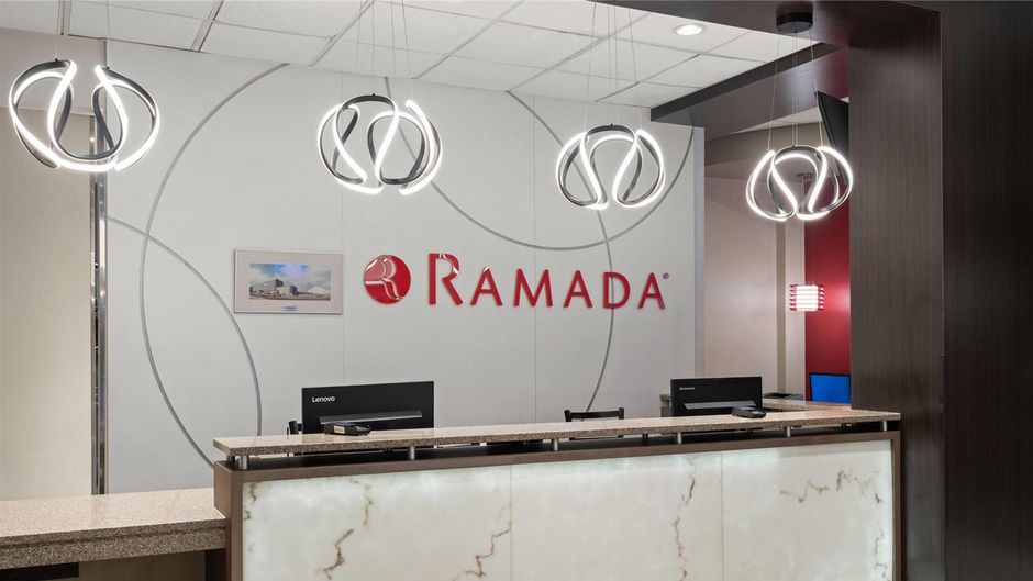 Ramada Saskatoon Lobby
