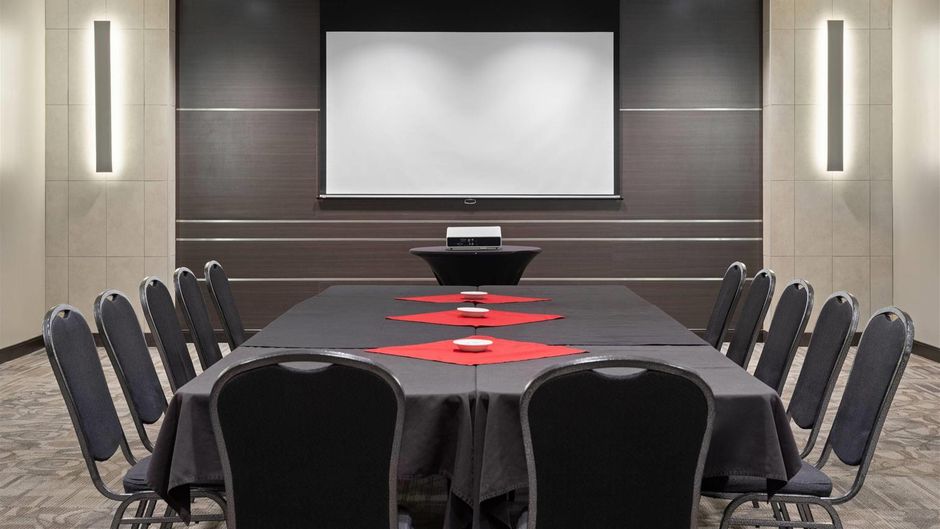 Ramada Saskatoon Meeting
