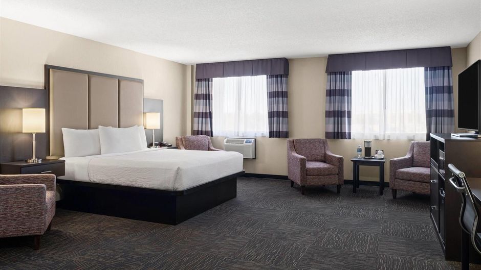 Ramada Saskatoon Suite