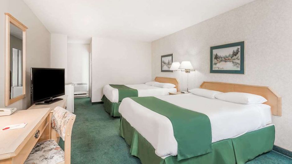 Ramada Limited Quesnel Room