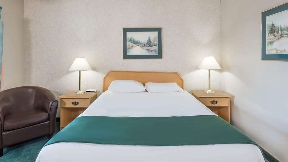 Ramada Limited Quesnel Room