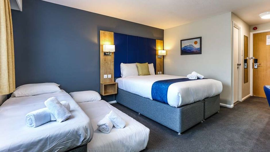 Days Inn Warwick North M40 Room