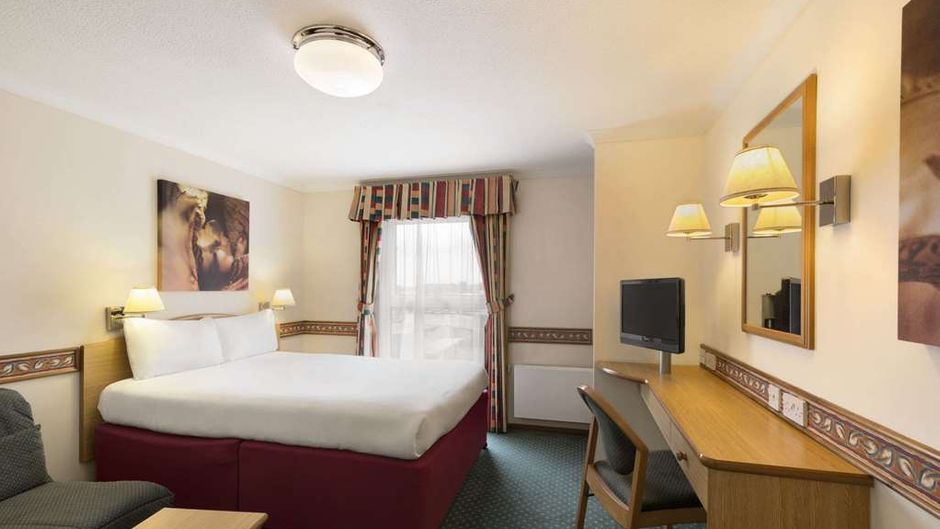 Days Inn Leicester Forest East Room