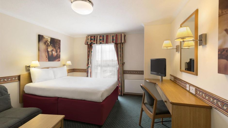 Days Inn Leicester Forest East Room