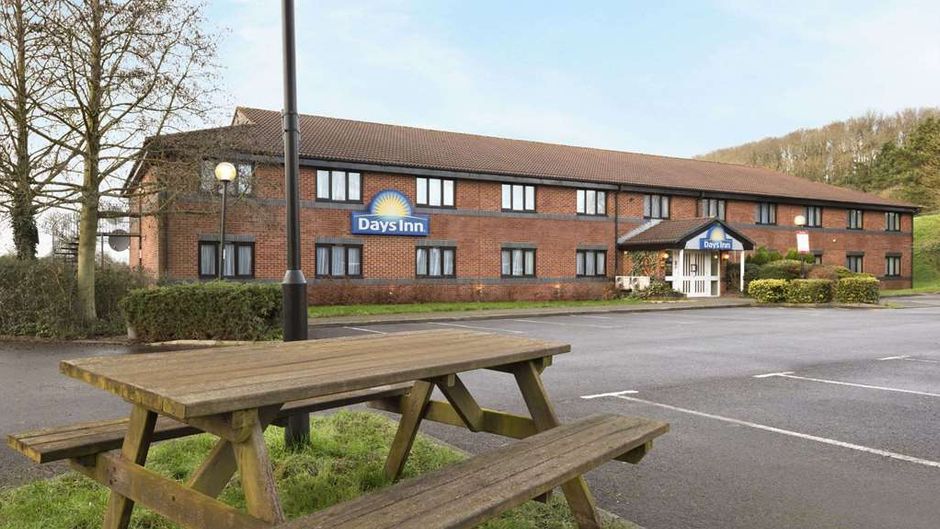 Days Inn Michaelwood M5 Exterior