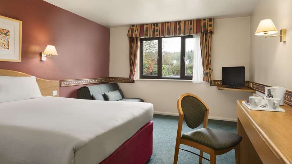 Days Inn Michaelwood M5 Room