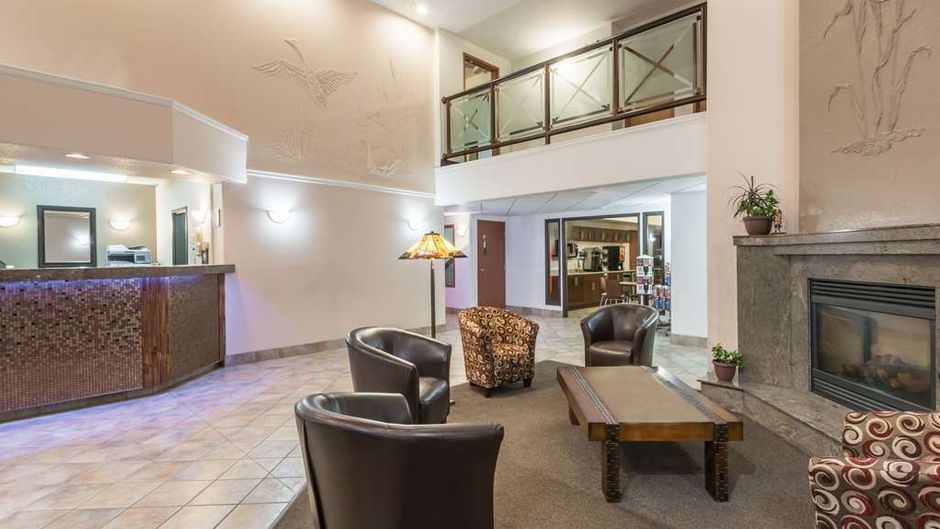 Super 8 Vermilion Lobby