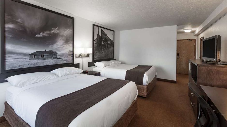 Super 8 Vermilion Room