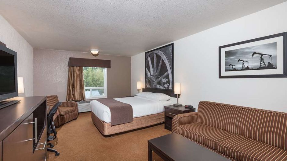 Super 8 Vermilion Room
