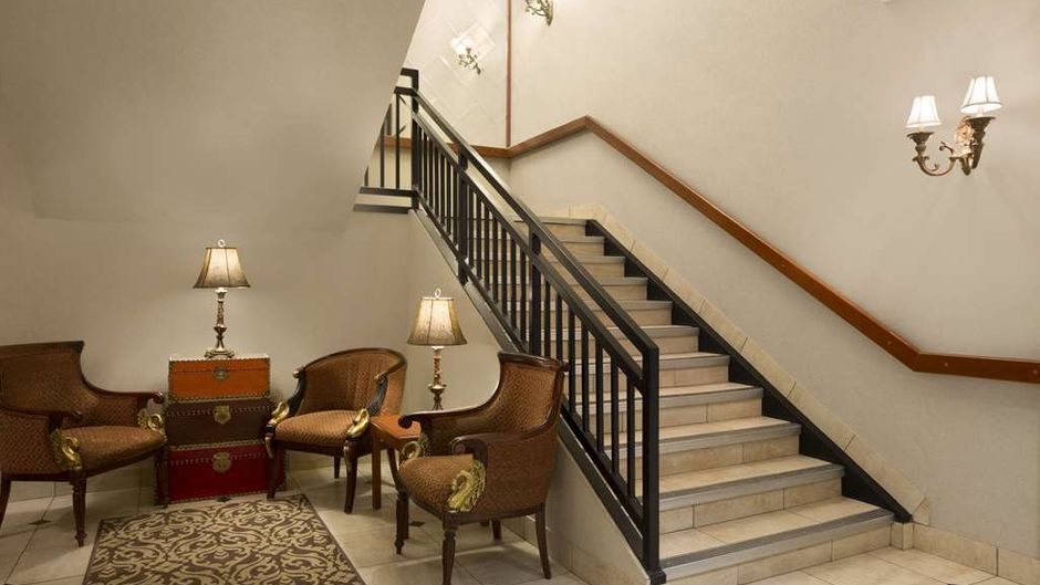 Travelodge - Strathmore Lobby