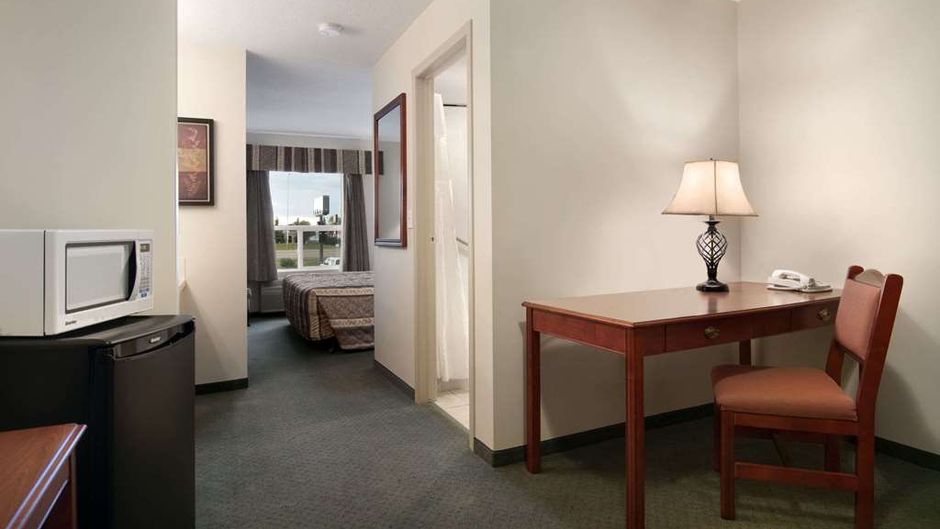Travelodge Stony Plain Suite