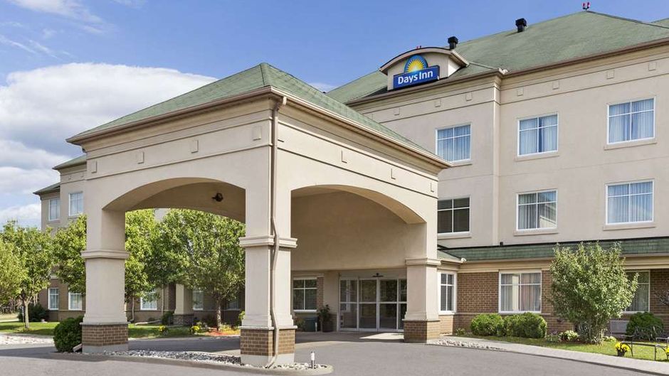 Days Inn Ottawa Airport Exterior