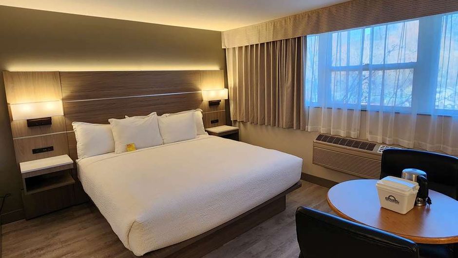 Days Inn & Conference Centre Room