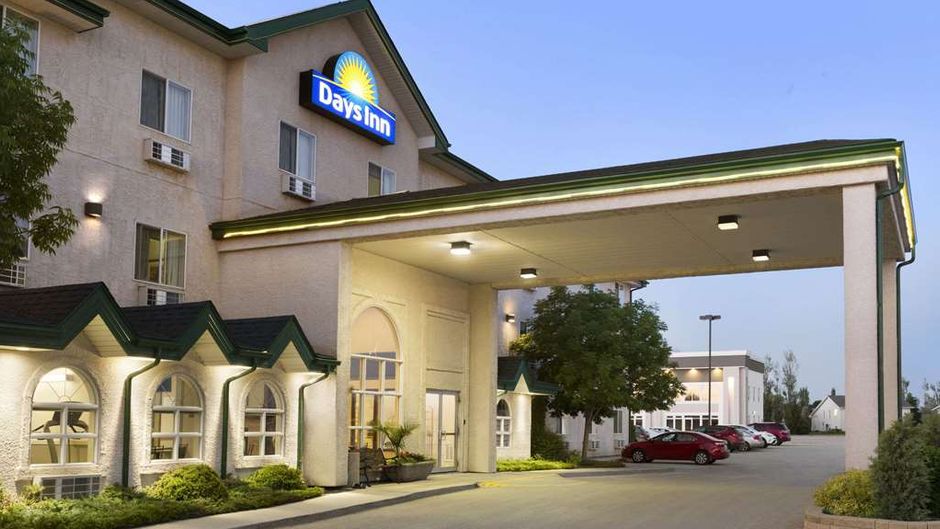 Days Inn Steinbach Exterior