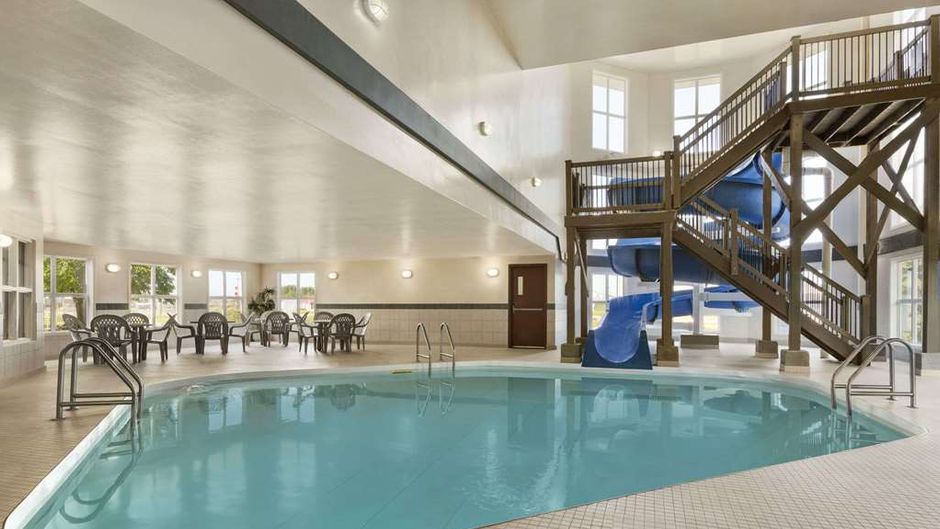 Days Inn Steinbach Pool
