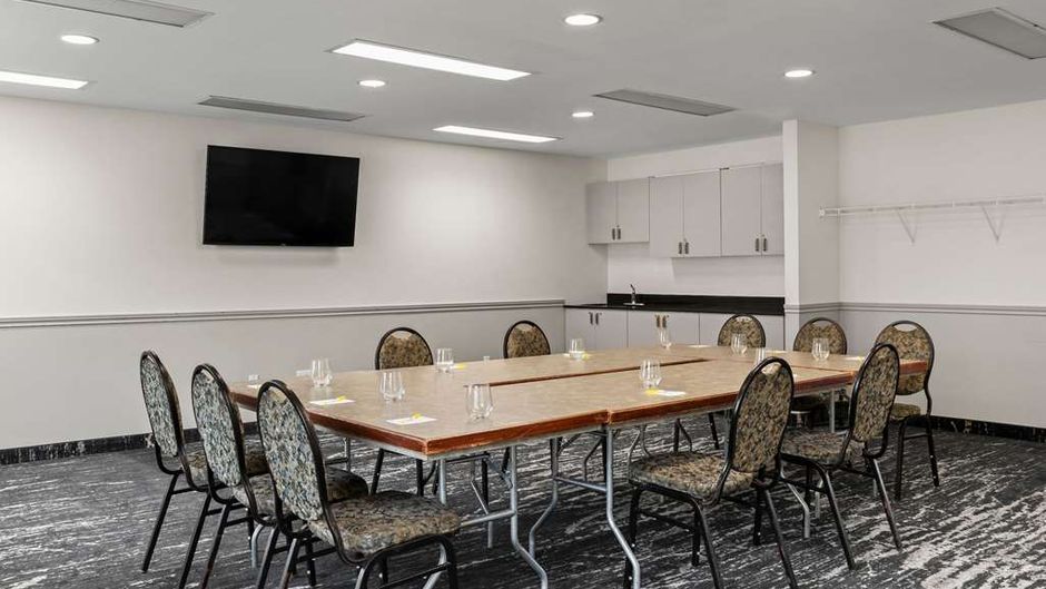 Days Inn Steinbach Meeting